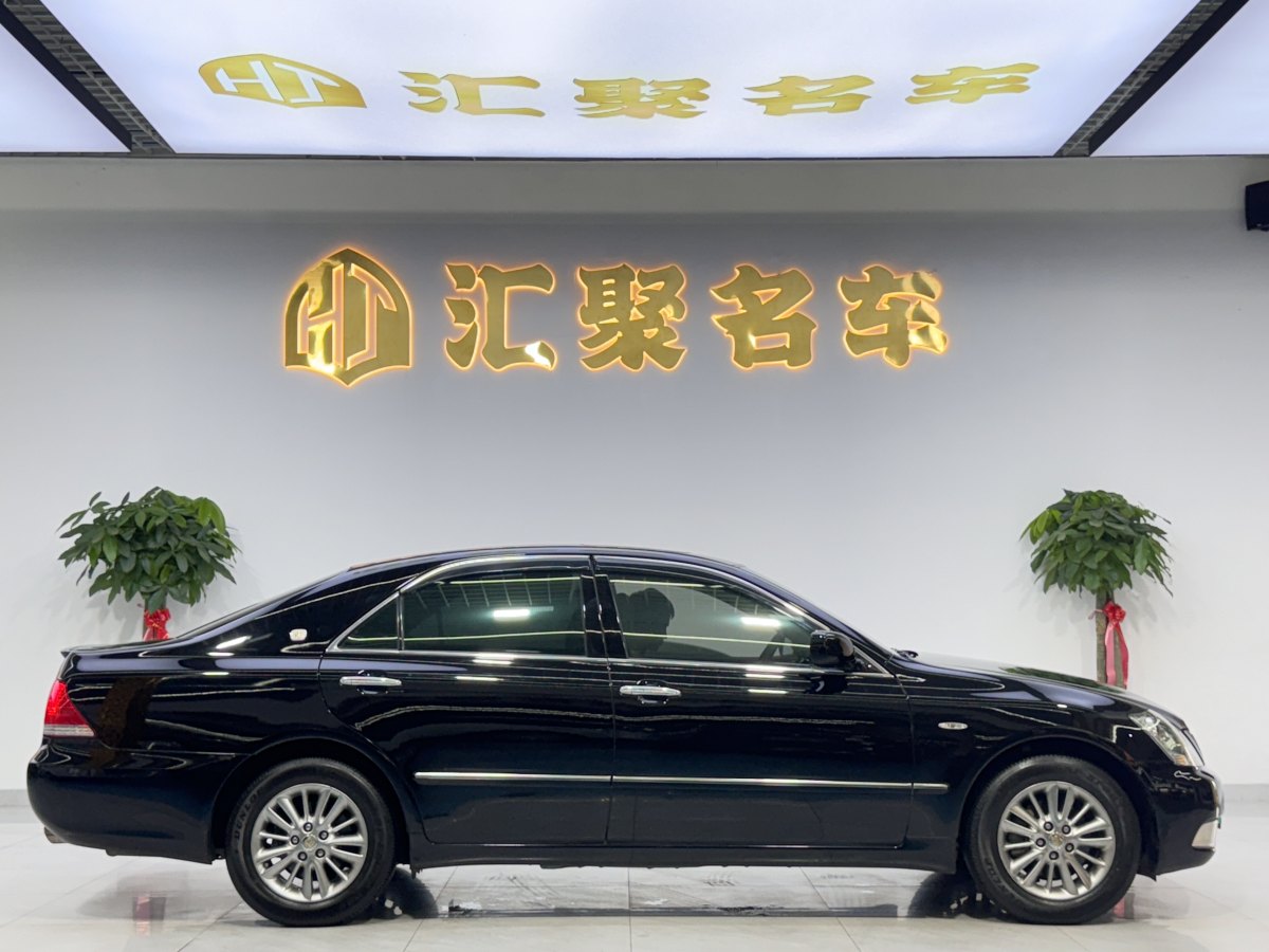 豐田 皇冠  2009款 2.5L Royal特別導(dǎo)航版圖片