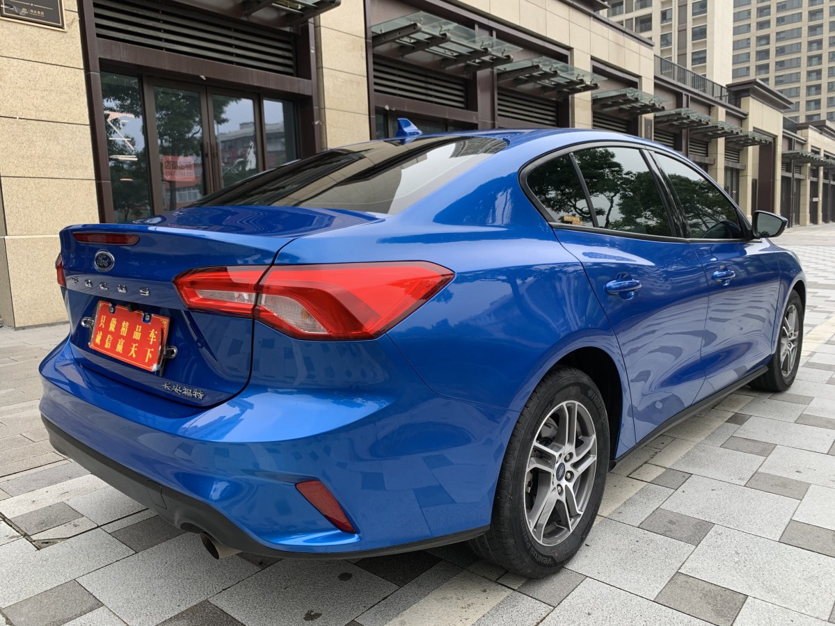 福特 福克斯  2019款 三厢 1.5L 自动锋跃型 国VI图片