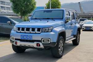 BJ40 北京 2.0T 自動(dòng)四驅(qū)城市獵人版?zhèn)b客型