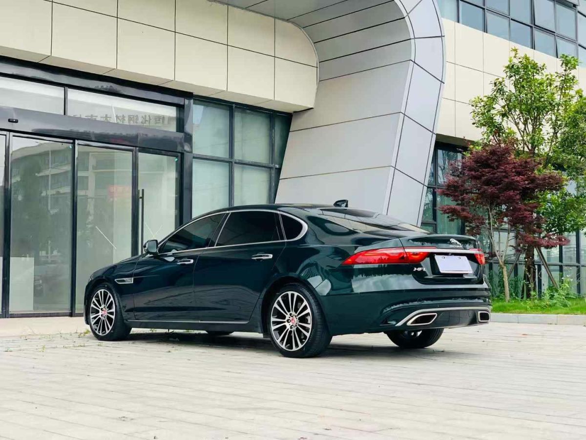 捷豹 XFL  2021款 XFL 2.0T P200 兩驅(qū)精英豪華版圖片