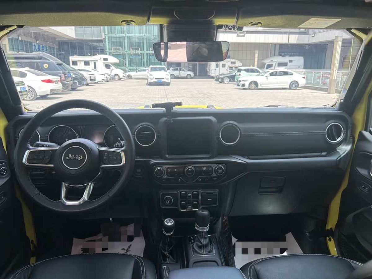 Jeep 牧馬人新能源  2022款 四門(mén) 2.0T 4xe 撒哈拉 螢光黃限量版圖片