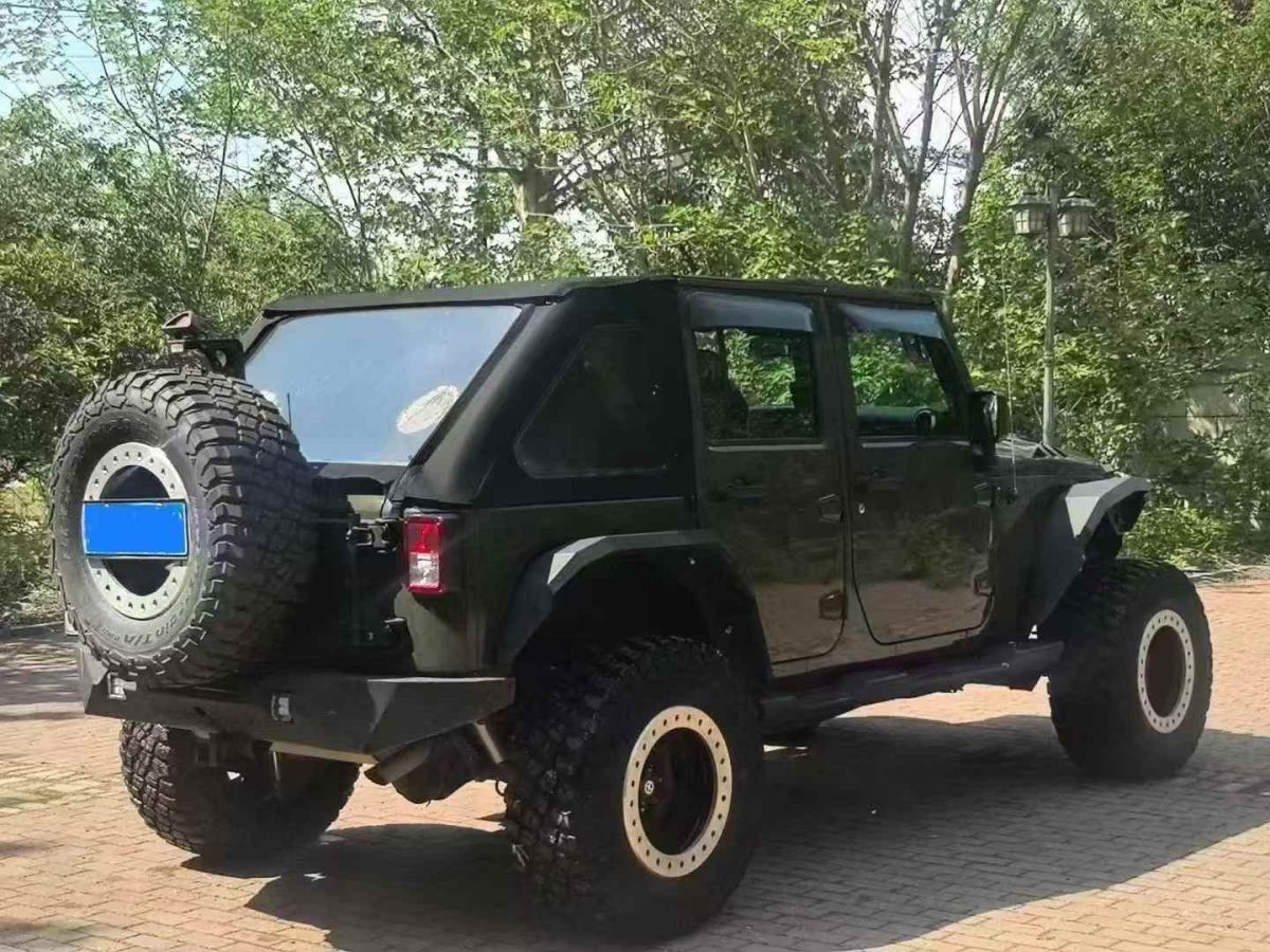 Jeep 牧馬人  2015款 2.8TD Sahara 四門版圖片