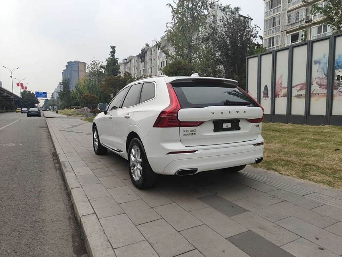 2019年10月沃爾沃 XC60  2020款 T5 四驅(qū)智逸豪華版