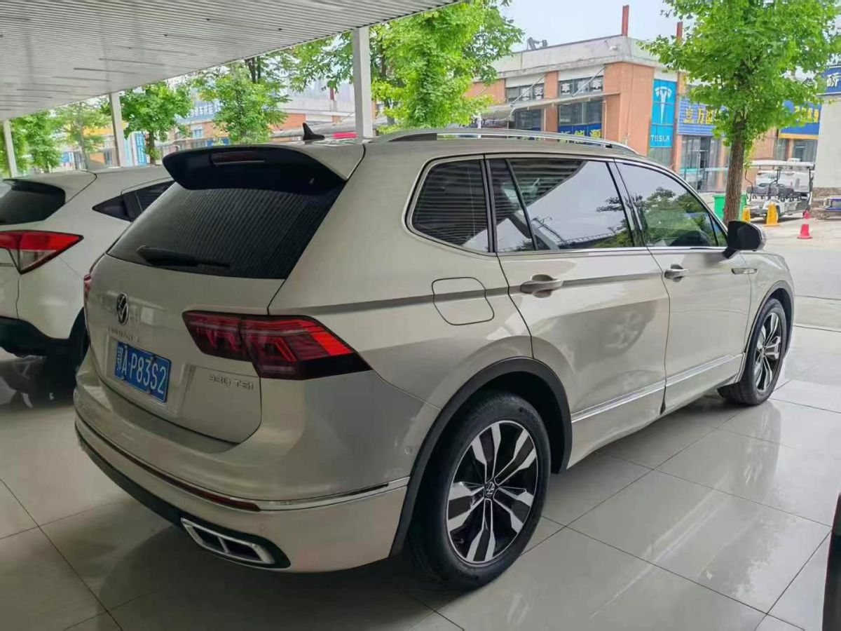 大眾 途觀L  2022款 330TSI 自動兩驅(qū)R-Line旗艦版圖片