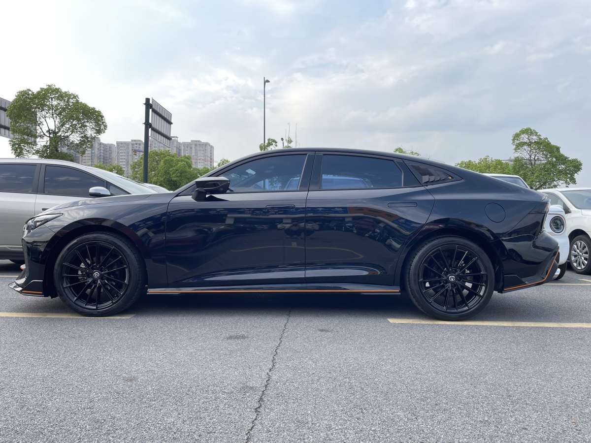 長安 長安UNI-V  2023款 1.5T 運動版圖片