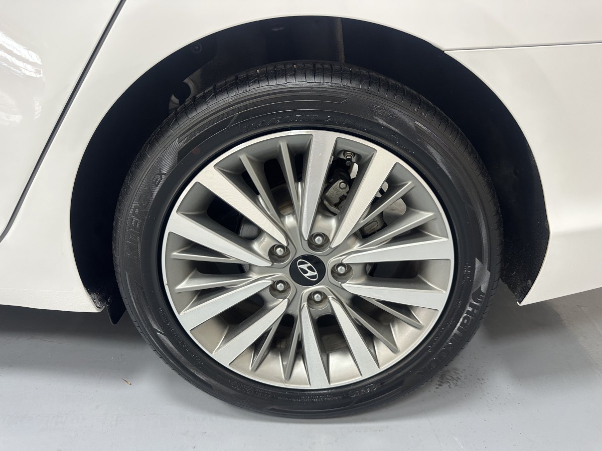 現(xiàn)代 名圖  2019款 1.8L 自動智能型GLS紀念款圖片