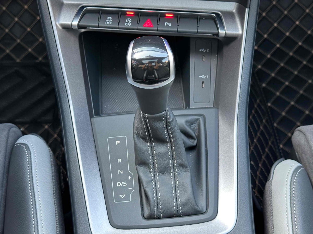 奧迪 奧迪Q3  2022款 35 TFSI 進(jìn)取動(dòng)感型圖片