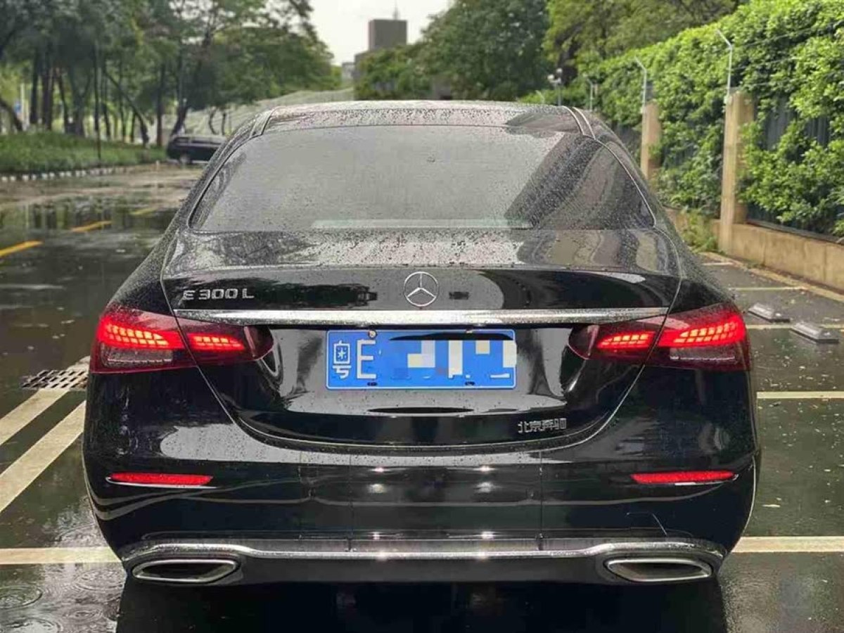 奔馳 奔馳E級  2021款 改款 E 300 L 時尚型圖片