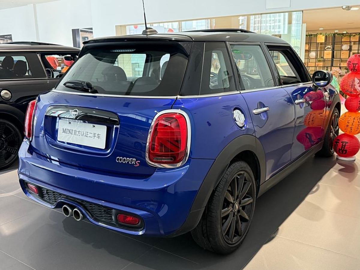 MINI MINI  2020款 2.0T COOPER S 經(jīng)典派 五門版圖片