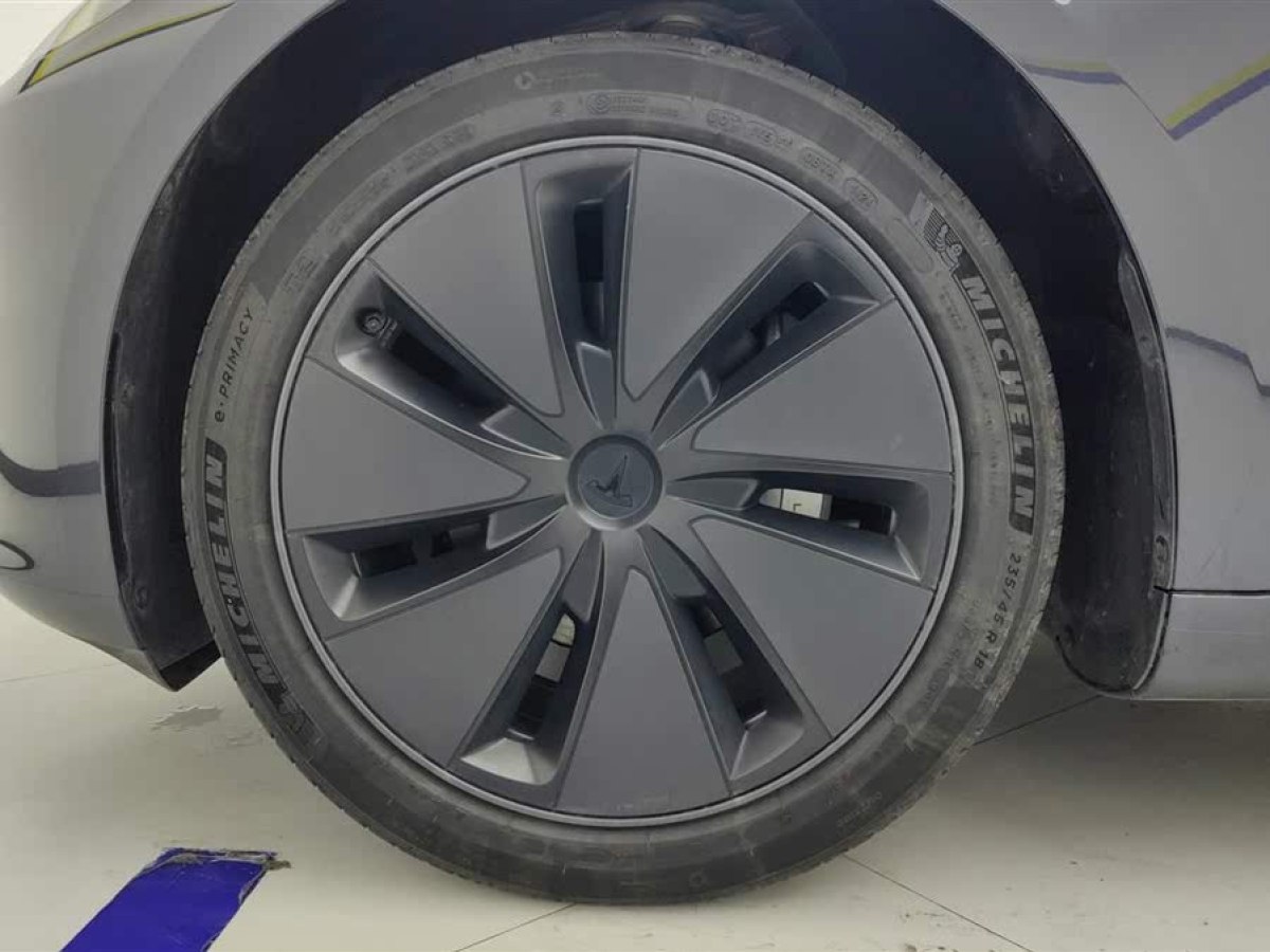 特斯拉 Model 3  2023款 煥新版 后輪驅(qū)動(dòng)圖片