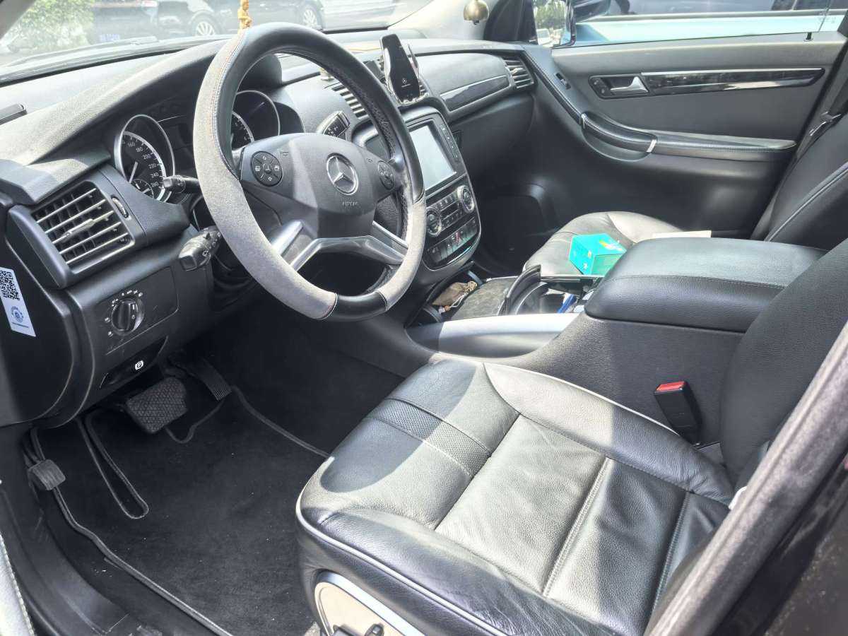 奔馳 奔馳R級  2017款 R 320 4MATIC 商務(wù)型臻藏版圖片