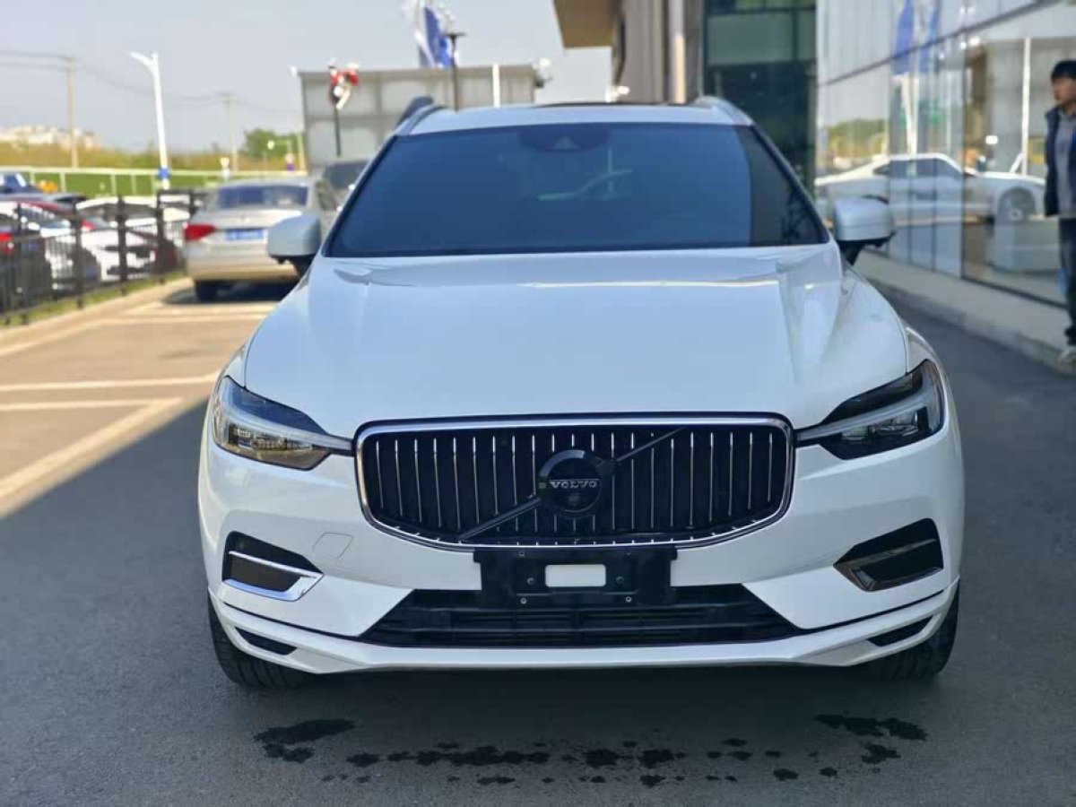 沃爾沃 XC60  2021款 T5 四驅(qū)智遠(yuǎn)豪華版圖片
