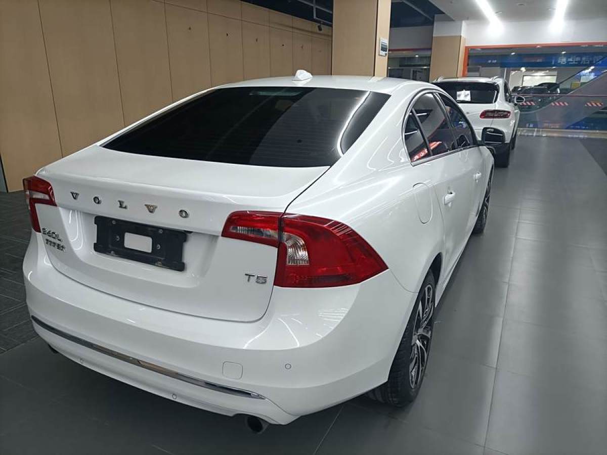 沃爾沃 S60  2014款 改款 T5 個性運動版圖片