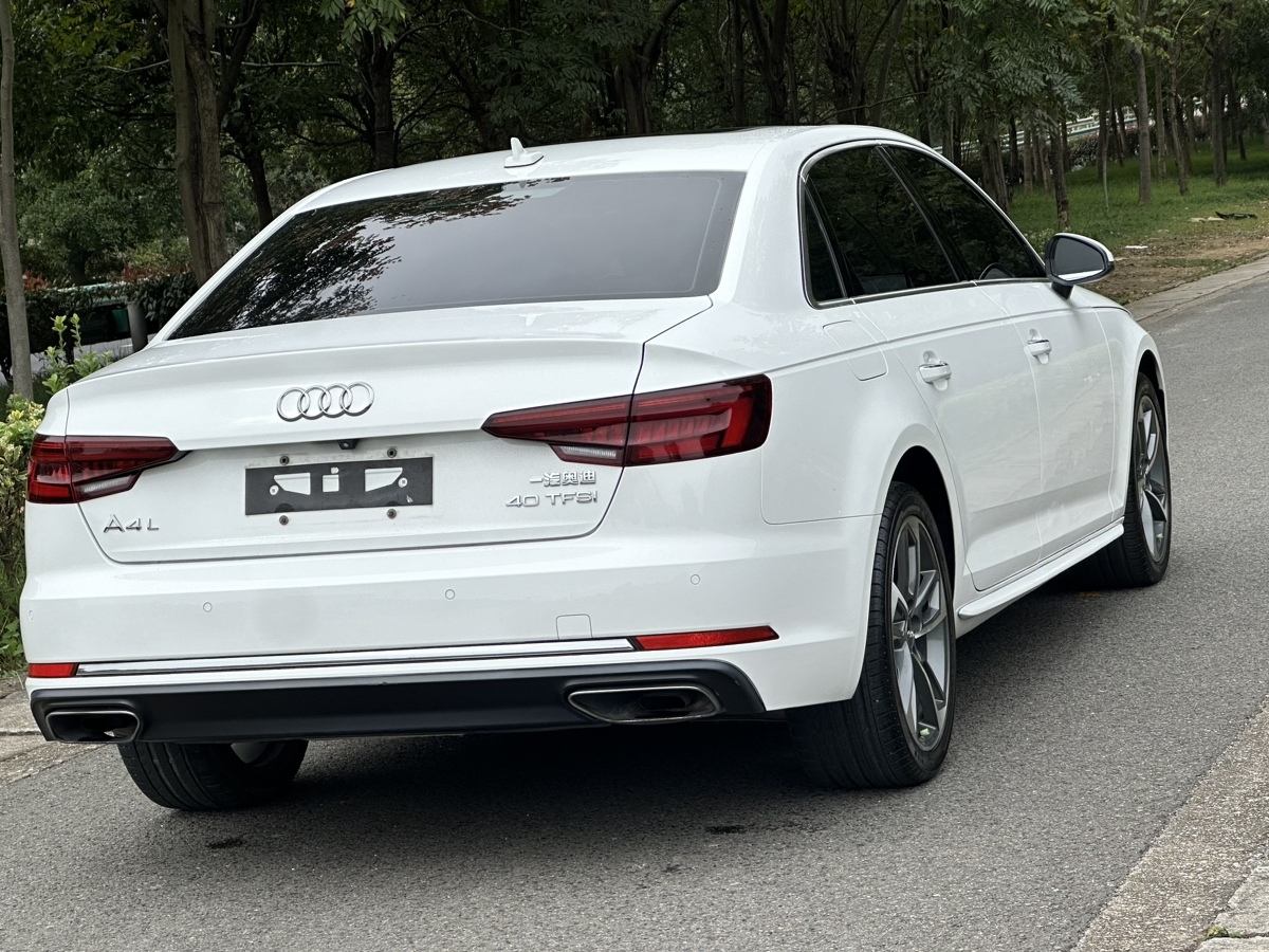 2018年12月奧迪 奧迪A4L  2019款 40 TFSI 運(yùn)動(dòng)型 國V