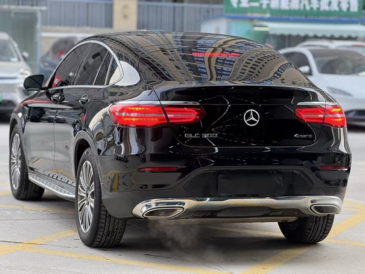 奔馳 奔馳GLC  2022款 改款 GLC 300 4MATIC 轎跑SUV圖片