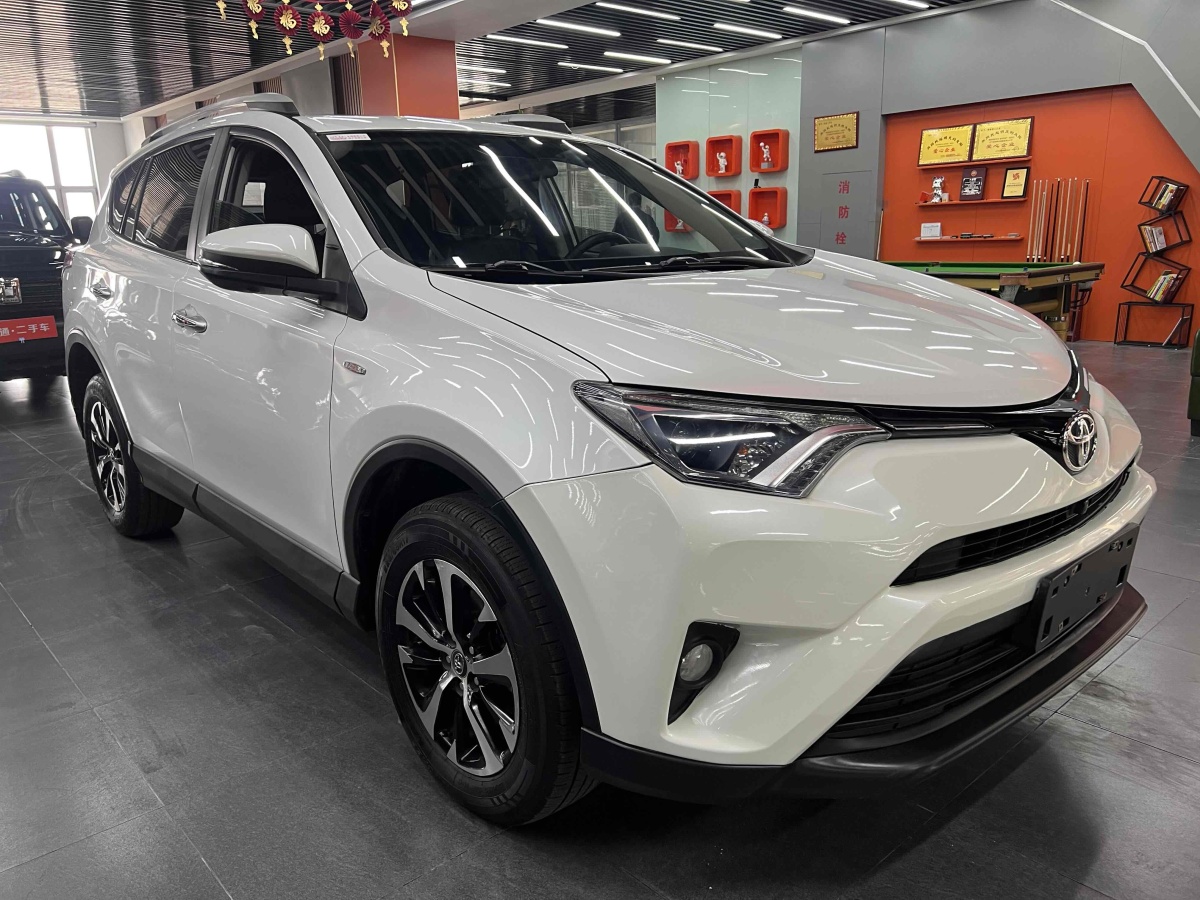 豐田 RAV4  2016款 榮放 2.0L CVT兩驅(qū)風(fēng)尚版圖片