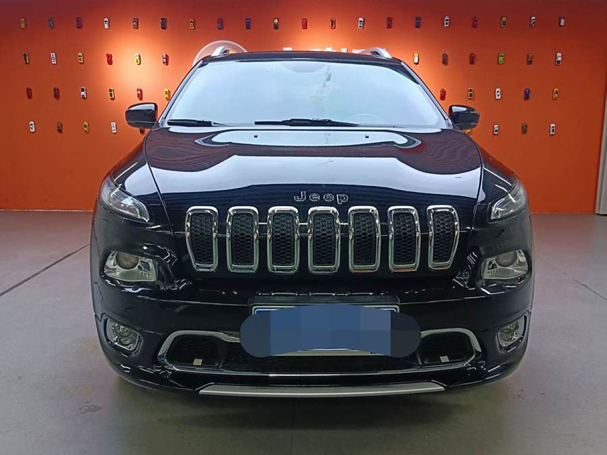 Jeep 自由光  2017款 2.4L 優(yōu)越版圖片