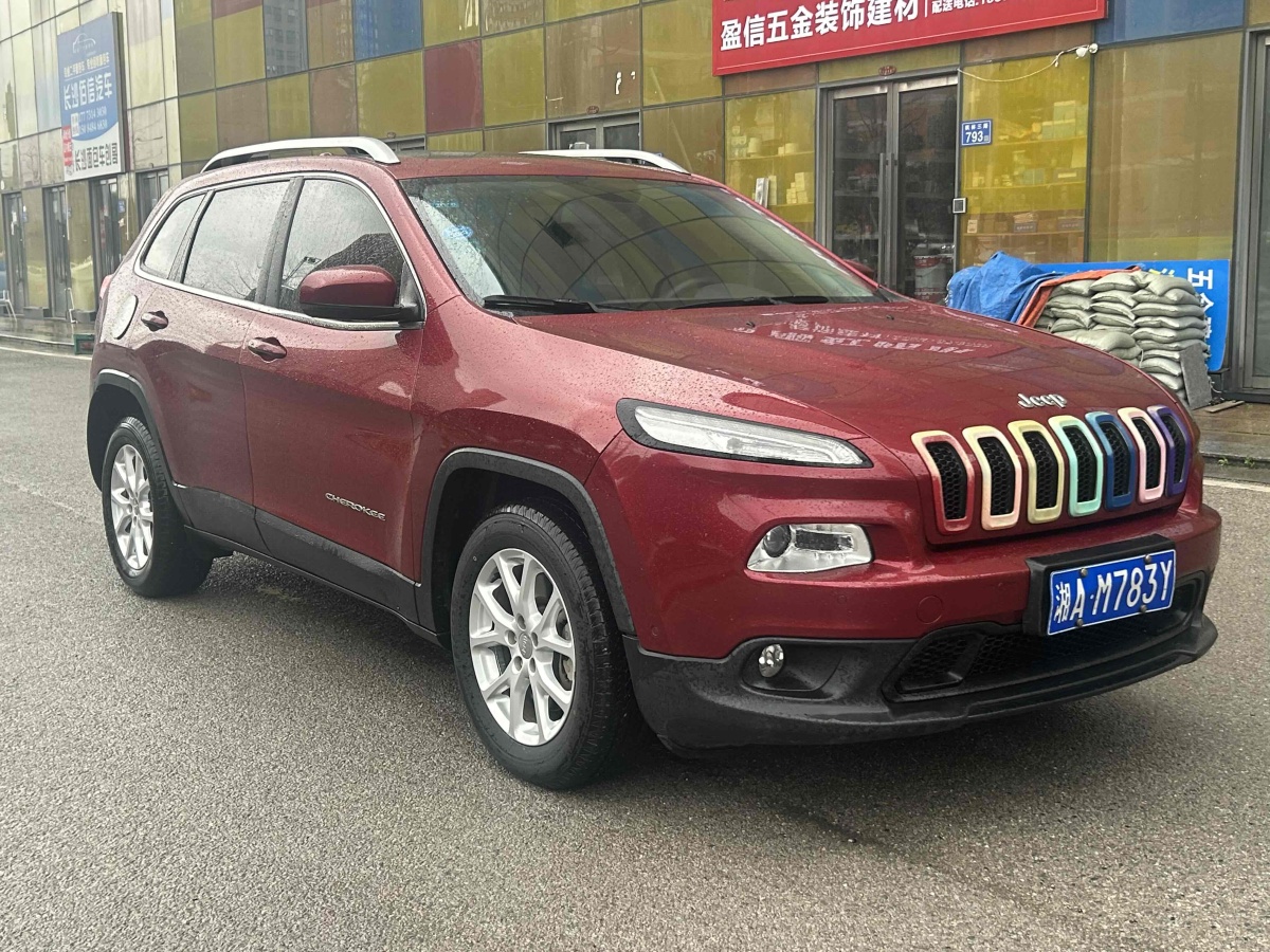 Jeep 自由光  2016款 2.0L 優(yōu)越版圖片