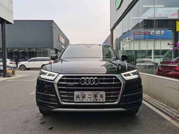 奥迪 奥迪Q5L  2018款 45 TFSI 尊享风雅型