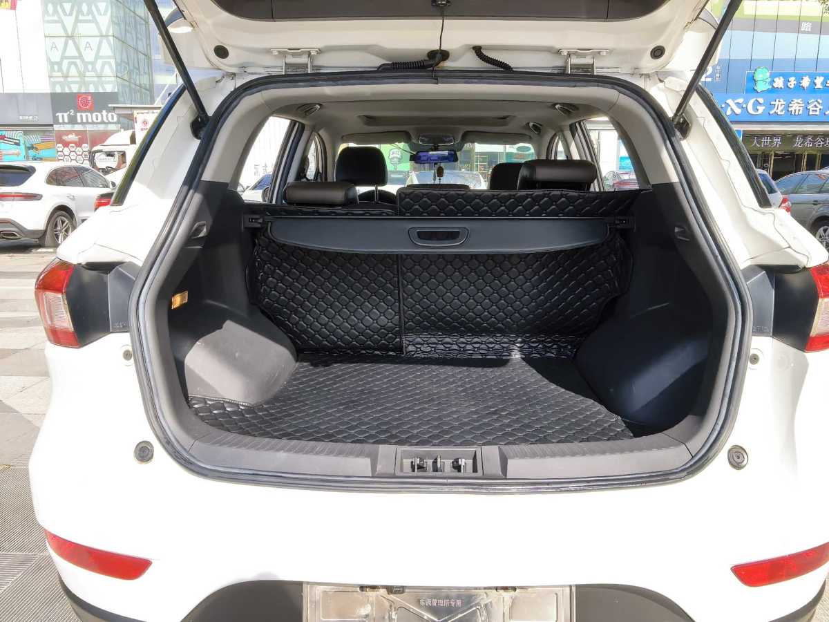 廣汽傳祺 GS4  2017款 235T 手動兩驅(qū)豪華版圖片
