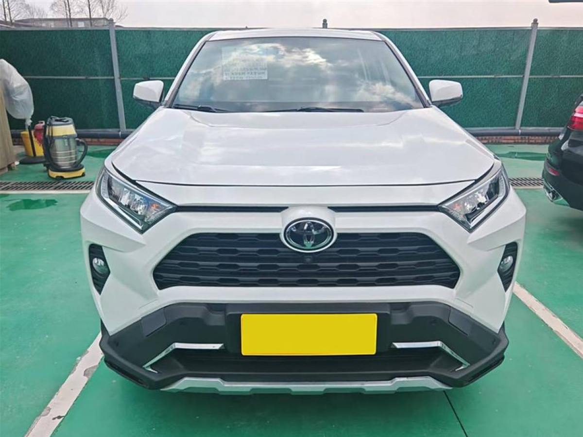 豐田 RAV4榮放  2020款 2.0L CVT兩驅(qū)風(fēng)尚版圖片