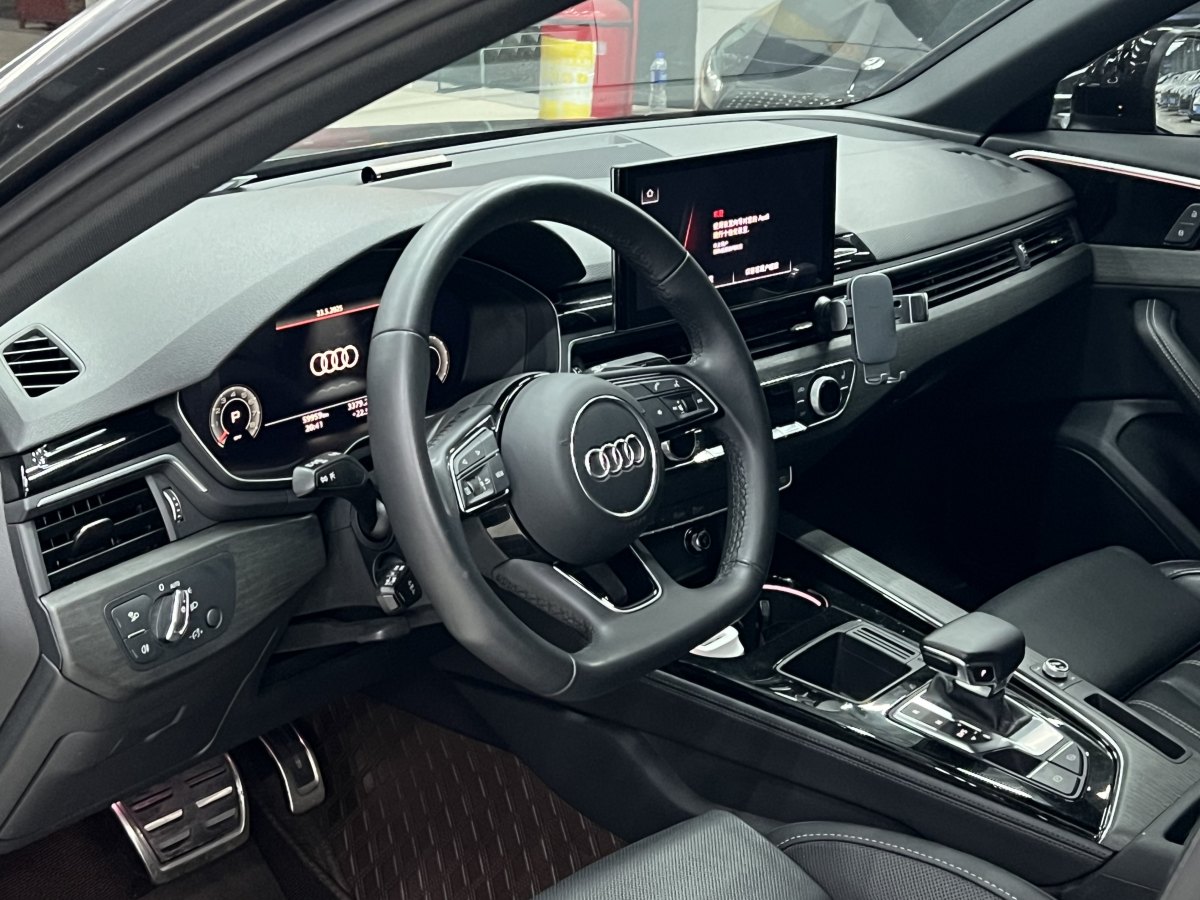 奧迪 奧迪A4L  2023款 40 TFSI 豪華動感型圖片