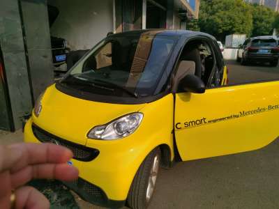 2013年6月 smart fortwo 1.0 MHD 新年特別版圖片