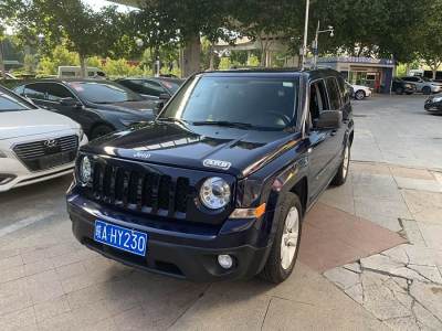 2013年2月 Jeep 自由客(進口) 2.4 豪華導(dǎo)航版圖片