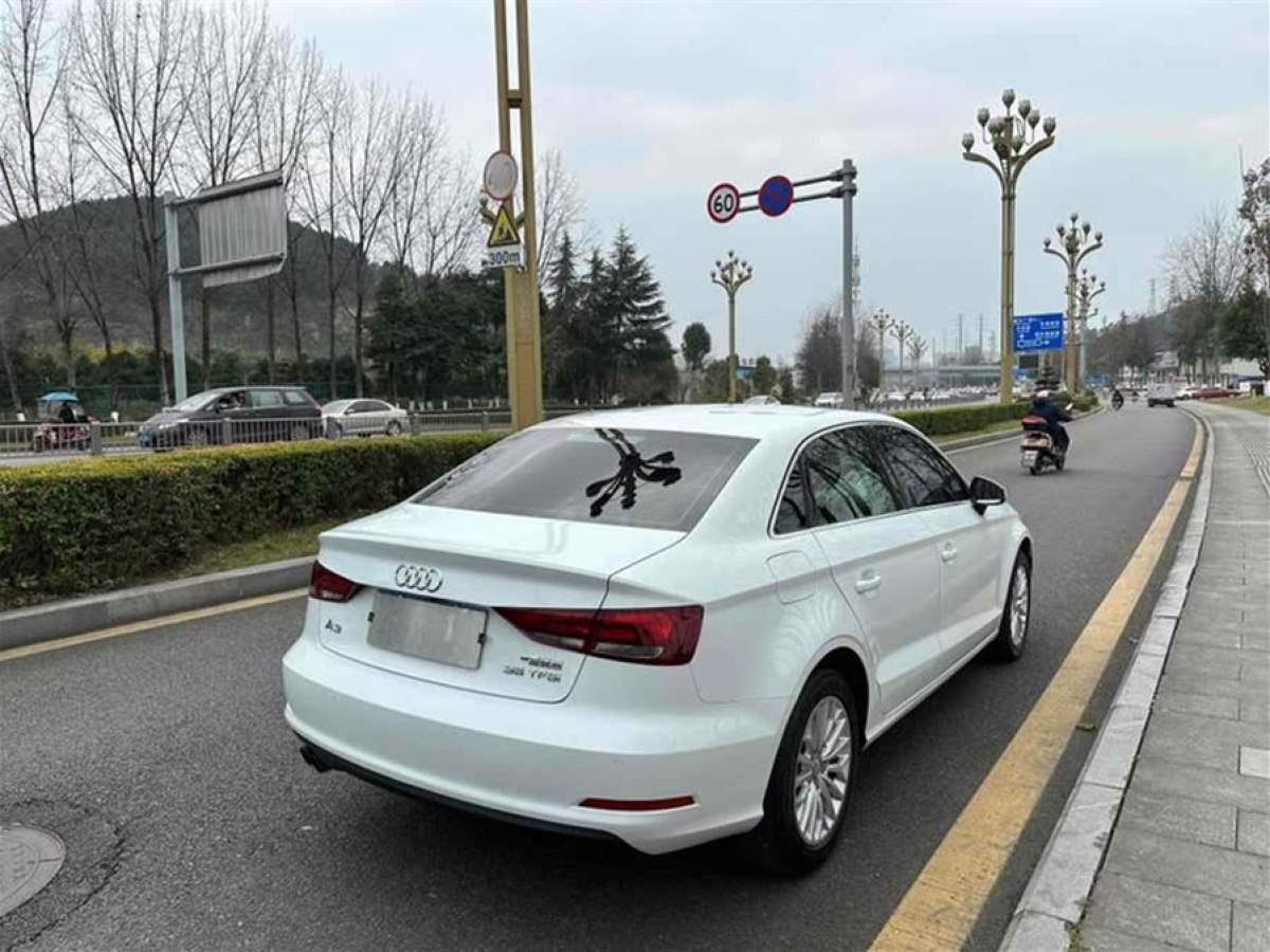 奧迪 奧迪A3  2016款 Limousine 35 TFSI 進(jìn)取型圖片