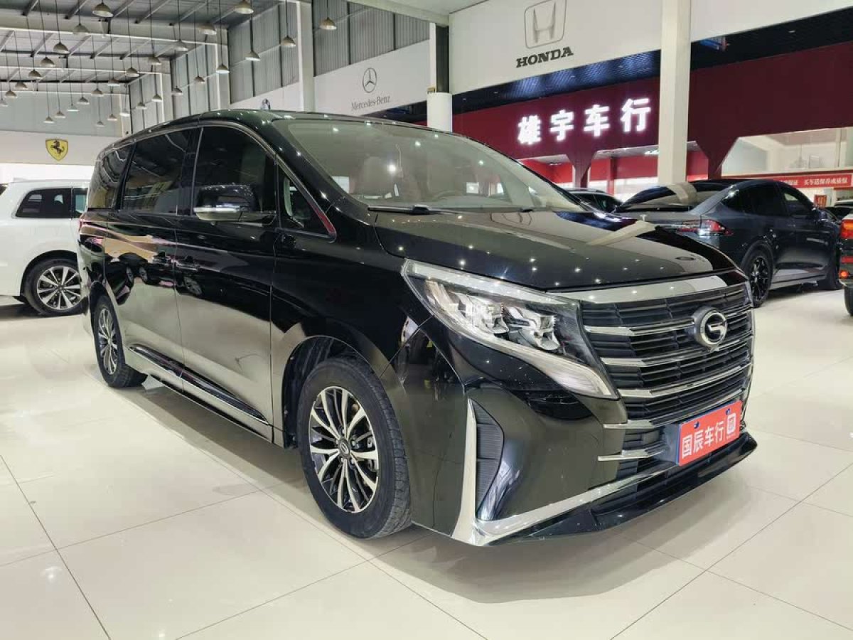 廣汽傳祺 M8  2021款 改款 領(lǐng)秀系列 390T 豪華版圖片