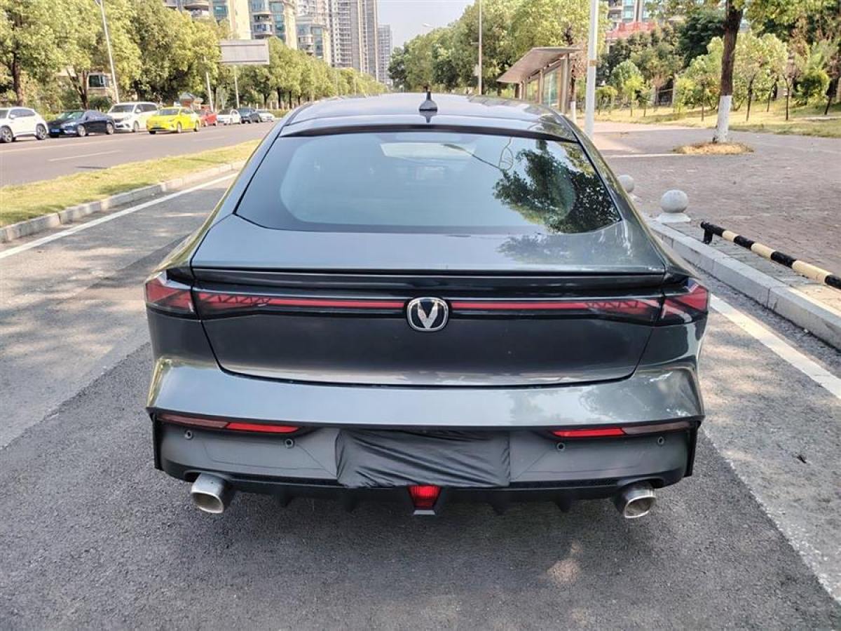 長(zhǎng)安 長(zhǎng)安UNI-V  2023款 1.5T 尊貴型圖片