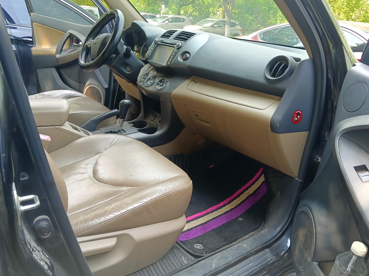 豐田 RAV4榮放  2011款 2.4L 自動(dòng)四驅(qū)豪華版圖片