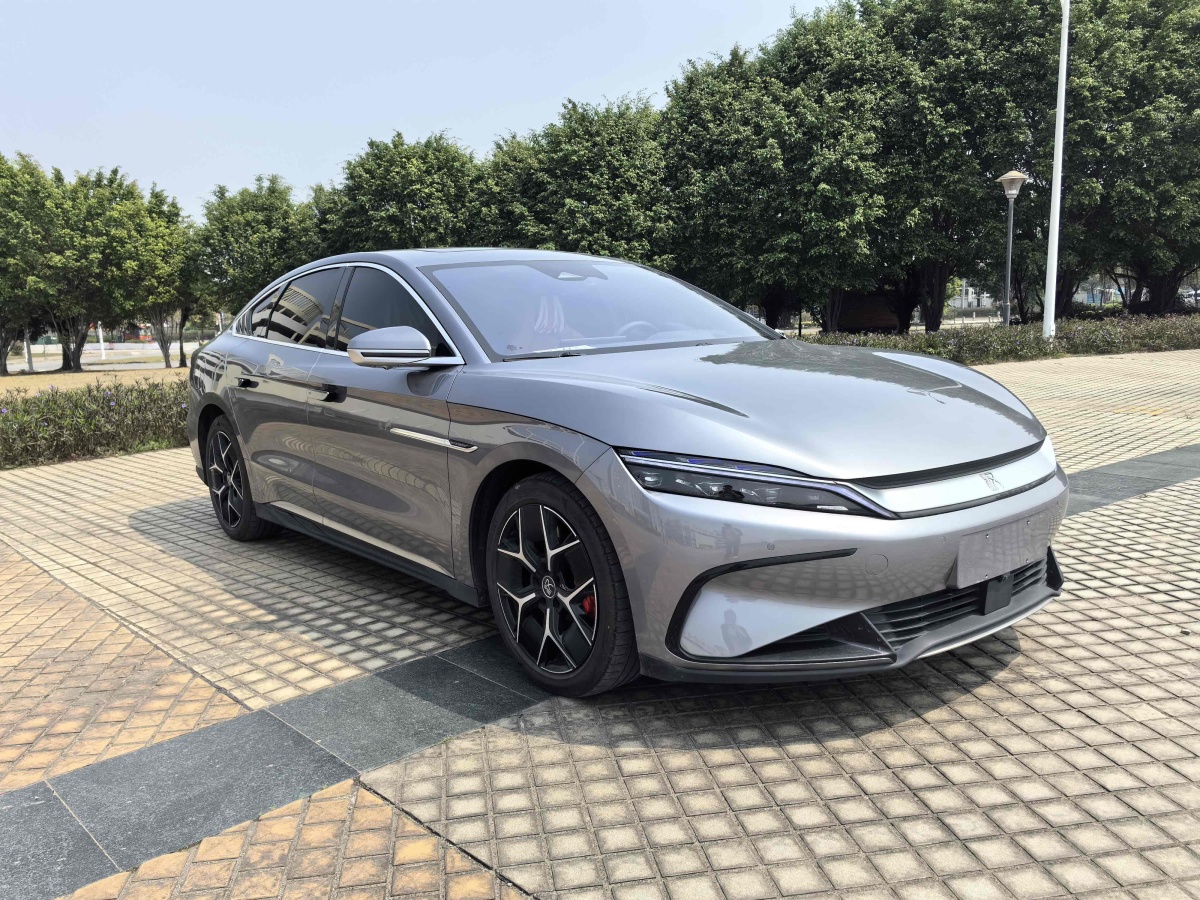 比亞迪 漢  2022款 EV 創(chuàng)世版 715KM前驅尊榮型圖片