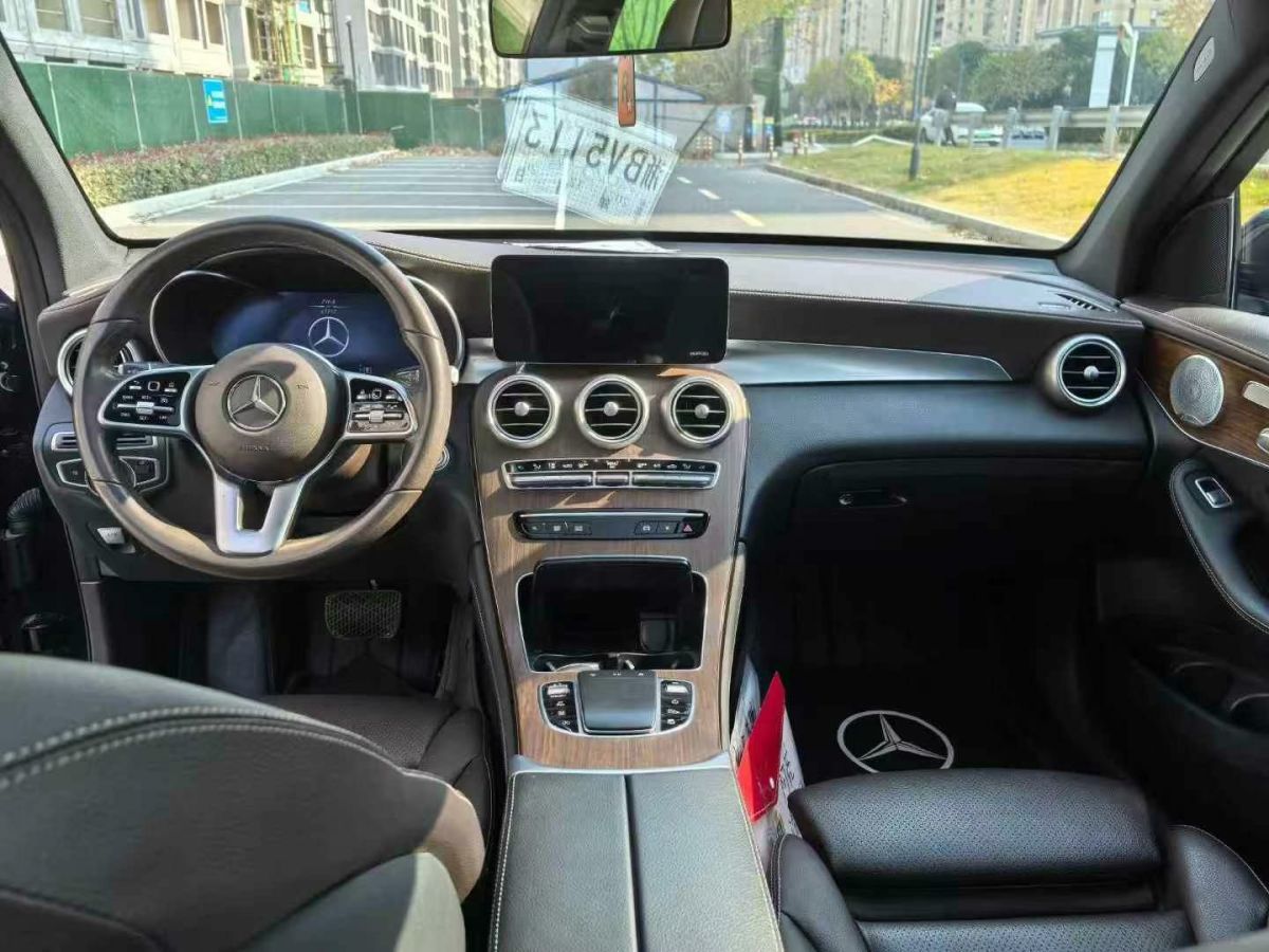 奔馳 奔馳GLE  2020款  GLE 350 4MATIC 時(shí)尚型圖片