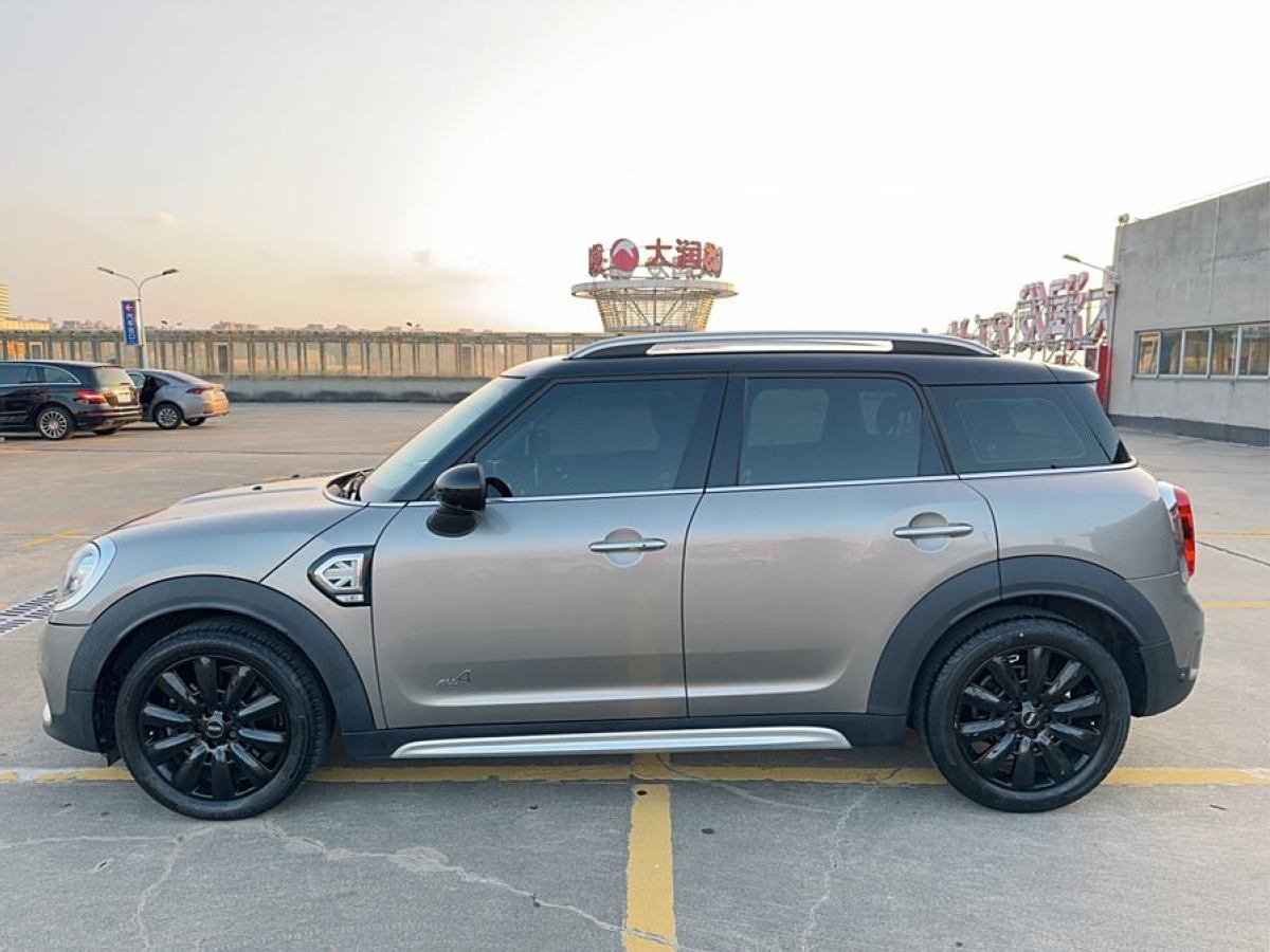 MINI COUNTRYMAN  2018款 2.0T COOPER S ALL4 經(jīng)典派圖片