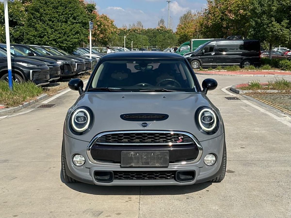 MINI CLUBMAN  2018款 2.0T COOPER S 藝術(shù)家圖片