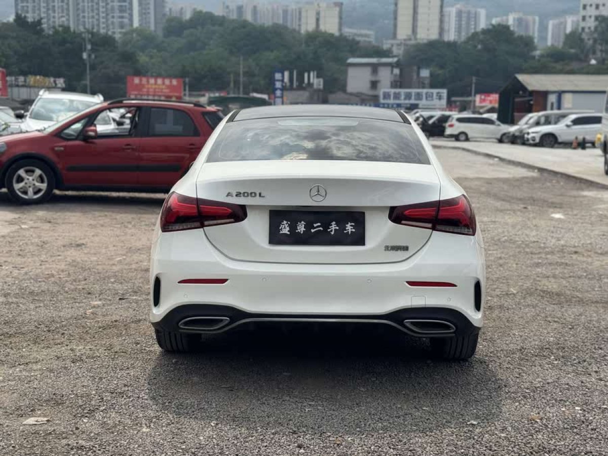 奔馳 奔馳A級  2020款 改款 A 200 L 運動轎車動感型圖片