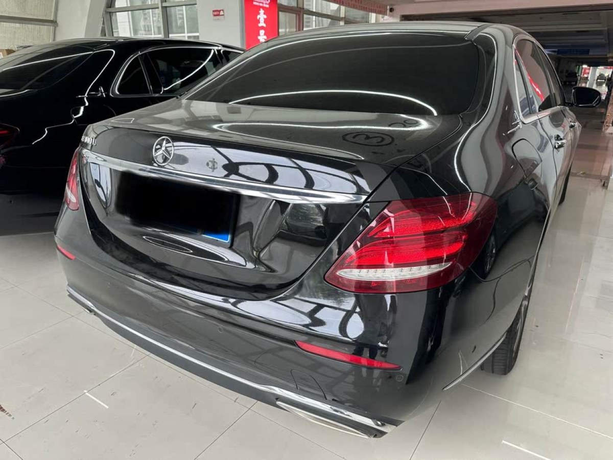 奔馳 奔馳E級  2019款 改款 E 300 L 時尚型圖片