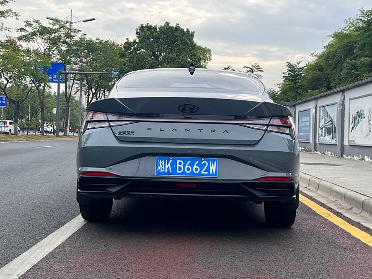 2022年5月現(xiàn)代 伊蘭特  2022款 1.5L CVT LUX尊貴版