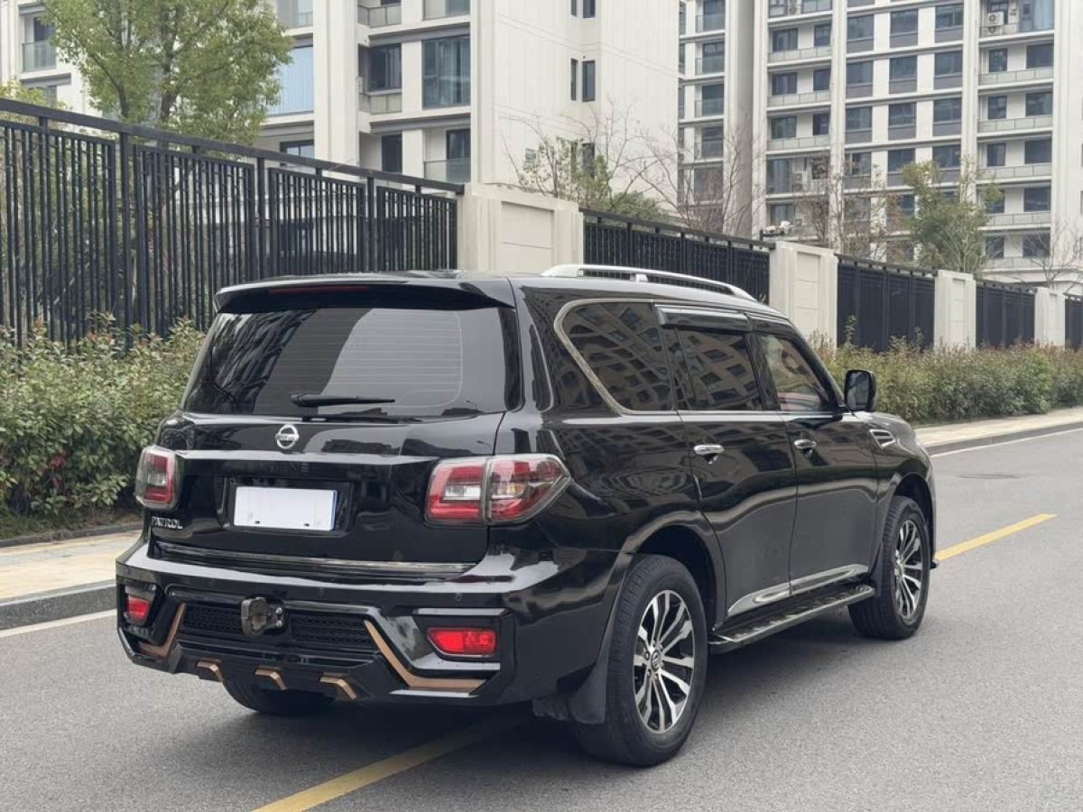 日產(chǎn) 途樂  2018款 4.0L 領(lǐng)英型圖片