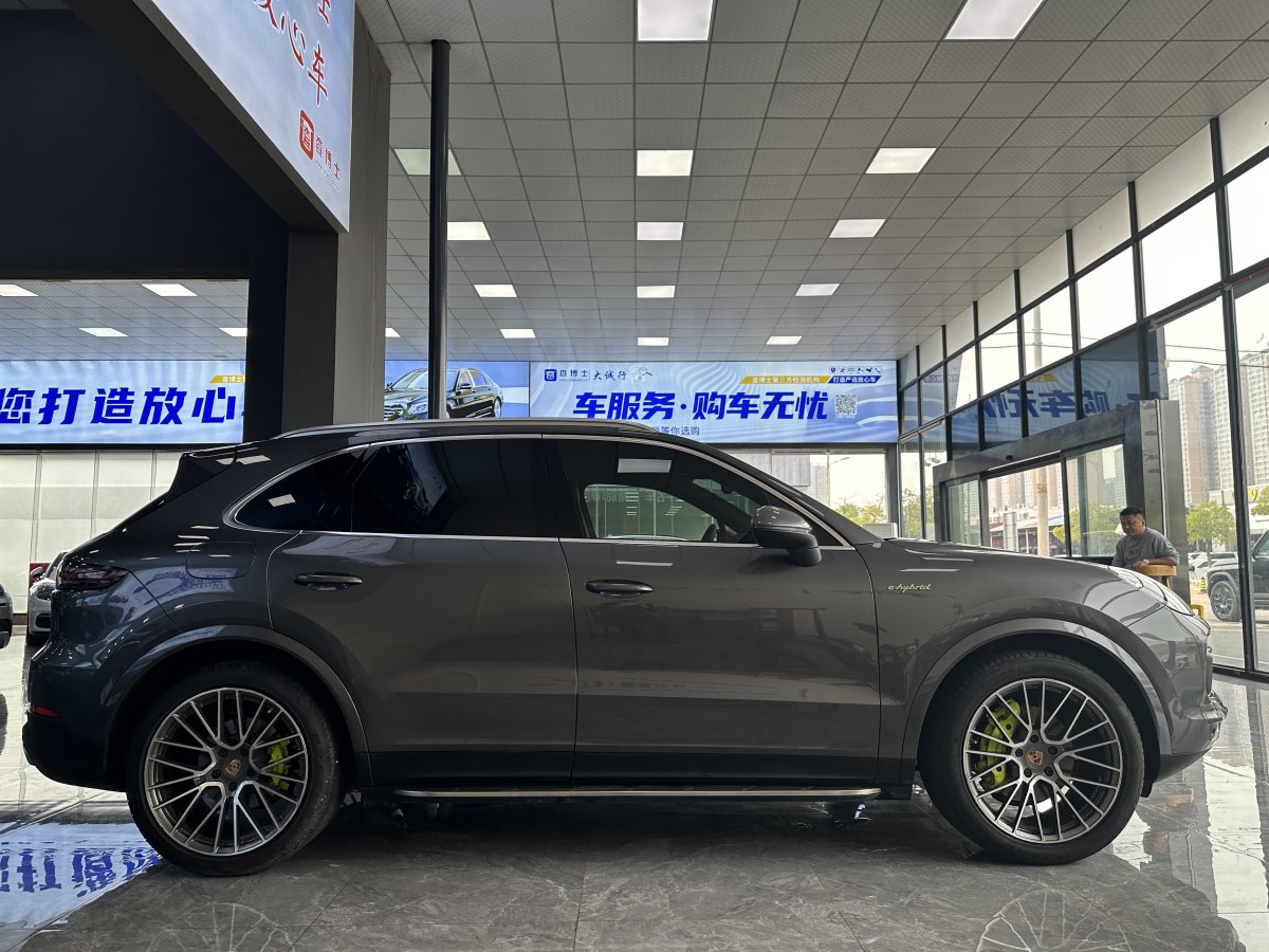 2021年6月保時捷 Cayenne新能源  2021款 Cayenne E-Hybrid 2.0T