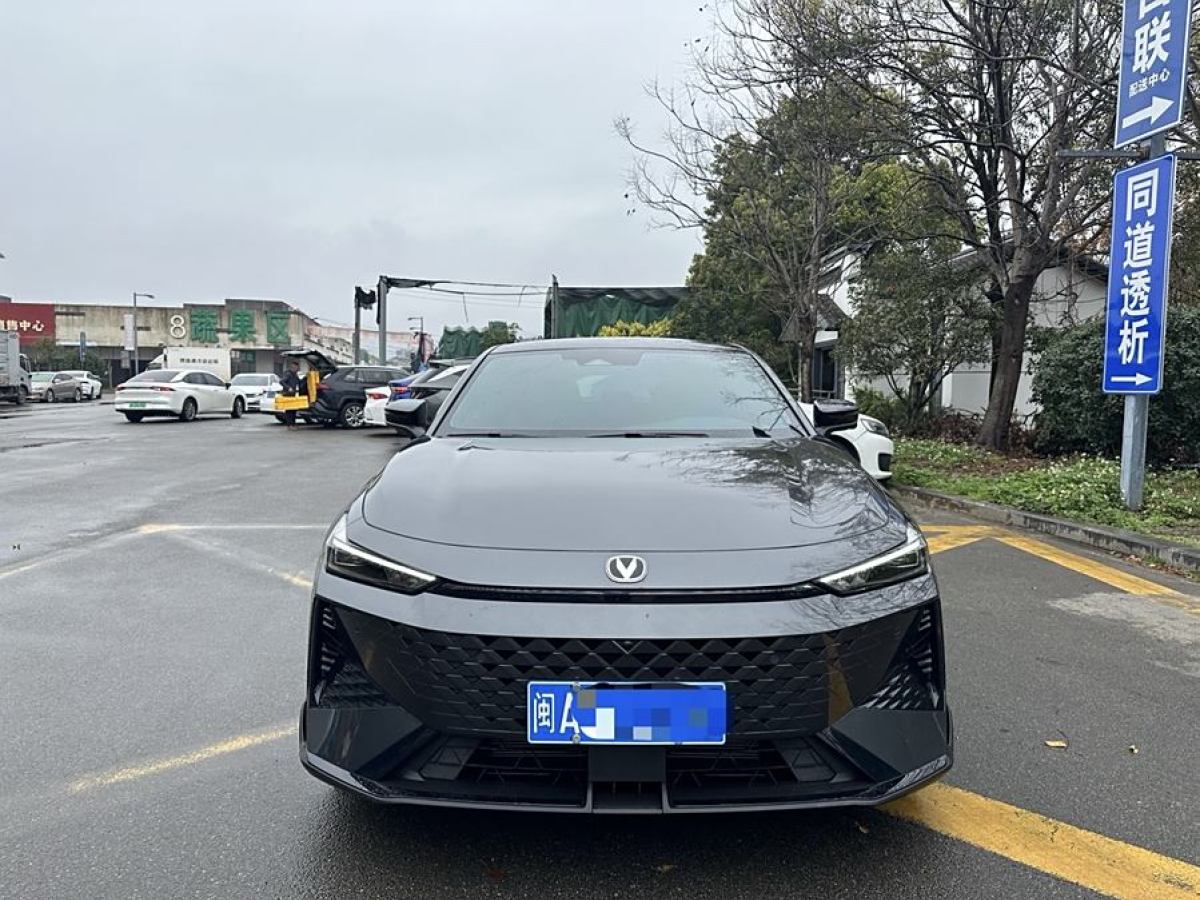 長安 長安UNI-V  2024款 1.5T 尊貴型圖片