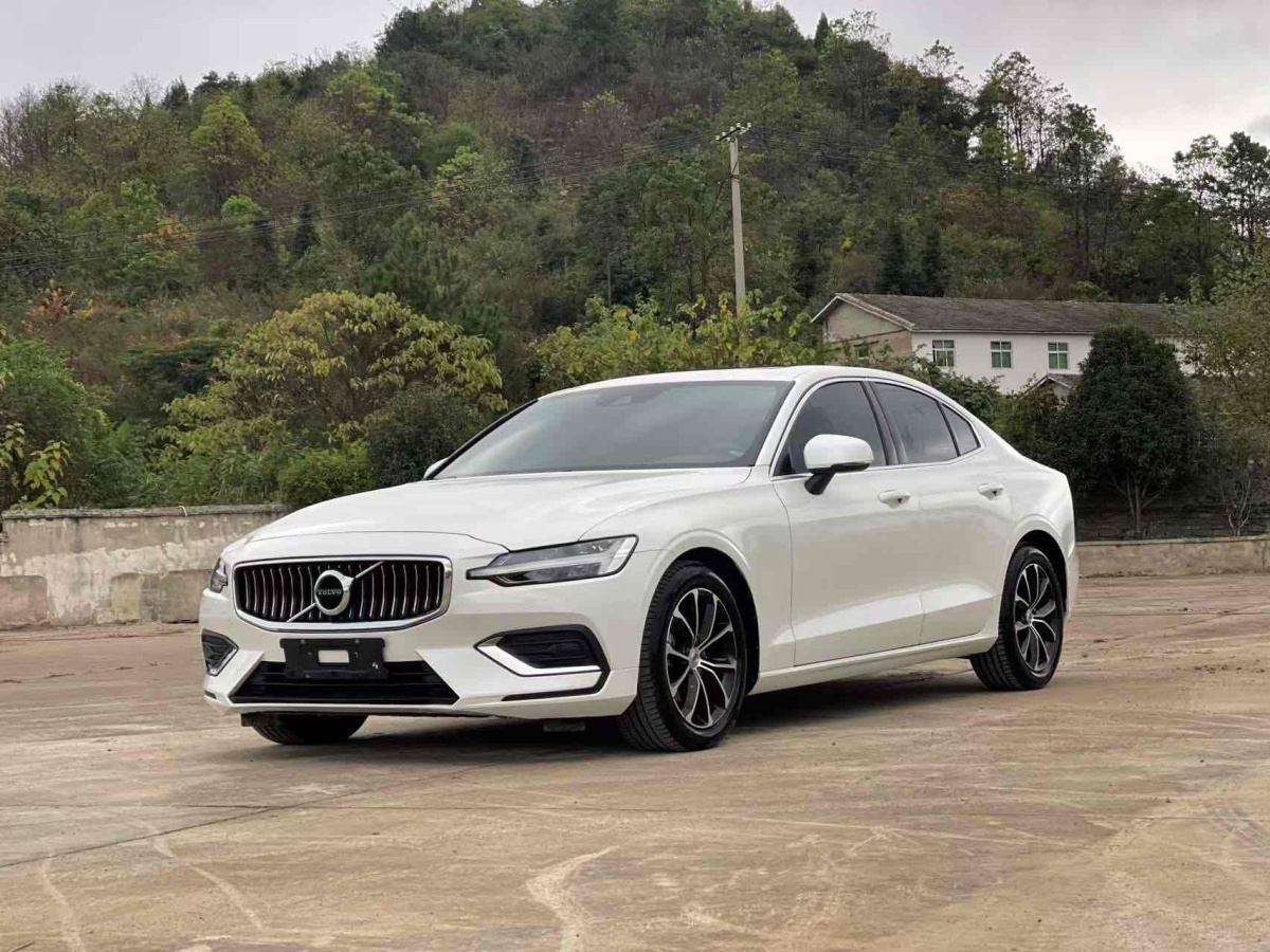 沃爾沃 S60L  2022款 B4 智逸豪華版圖片