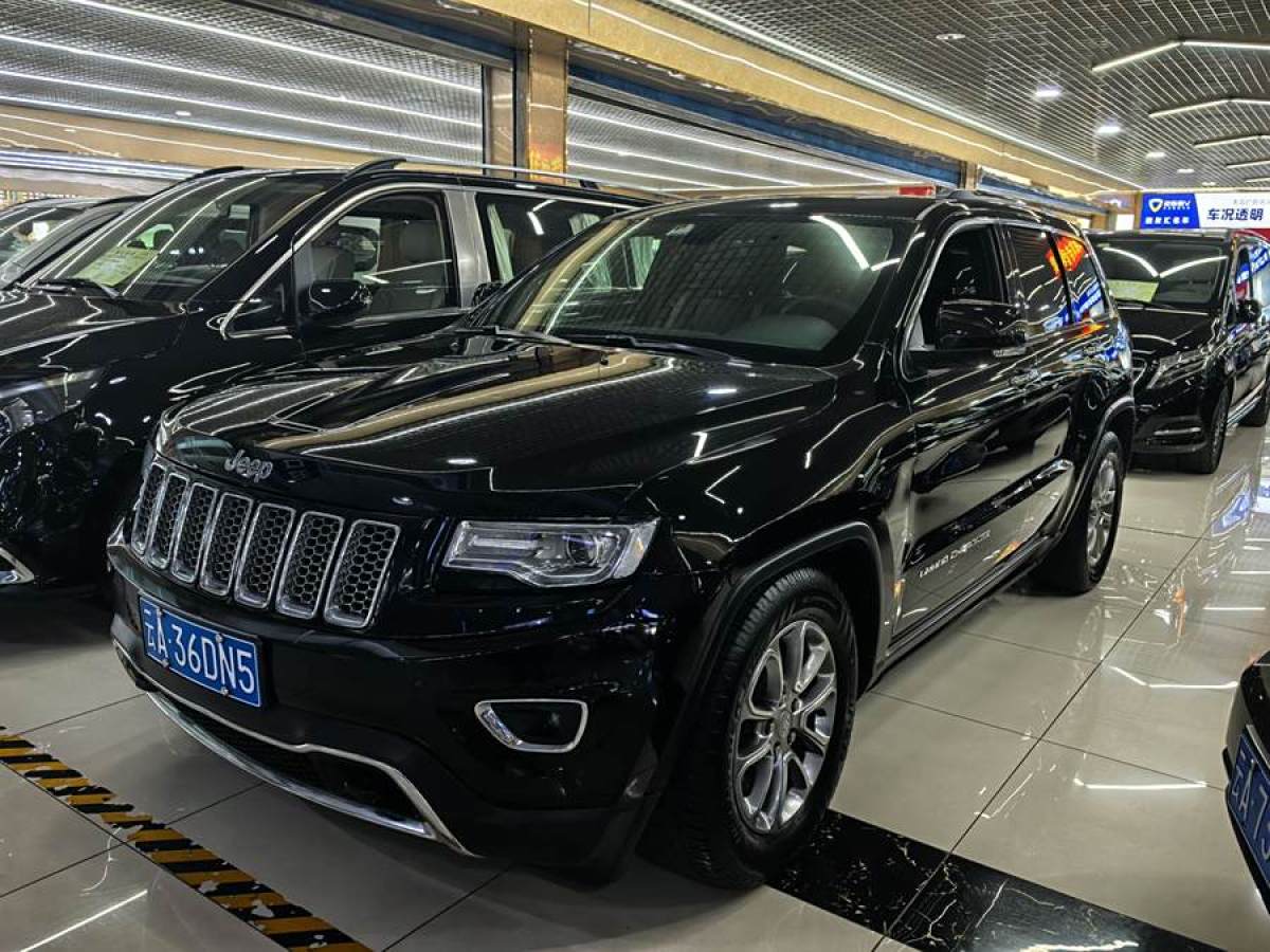 2016年6月Jeep 大切諾基  2015款 3.0TD 柴油 精英導(dǎo)航版