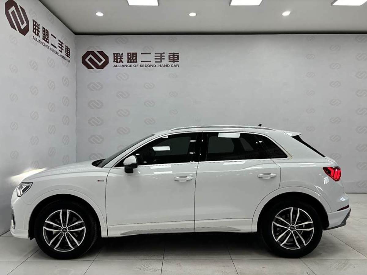 奧迪 奧迪Q3  2022款 35 TFSI 進(jìn)取動(dòng)感型圖片