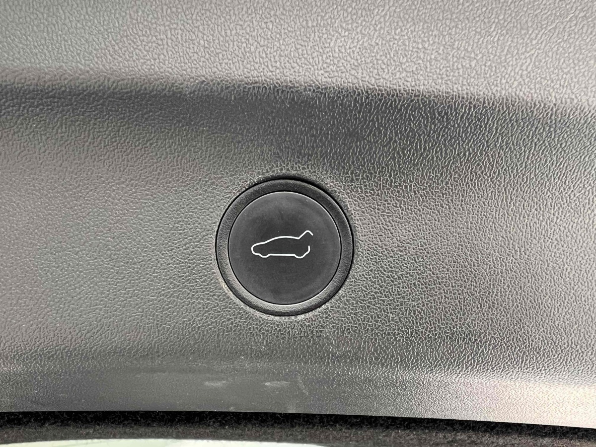 特斯拉 Model Y  2021款 改款 長(zhǎng)續(xù)航全輪驅(qū)動(dòng)版圖片