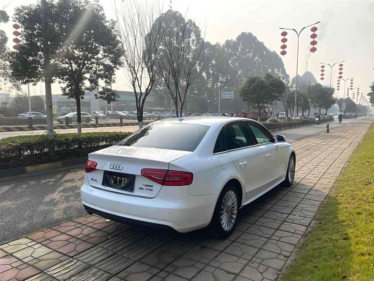 奧迪 奧迪A4L  2015款 35 TFSI 自動(dòng)標(biāo)準(zhǔn)型圖片