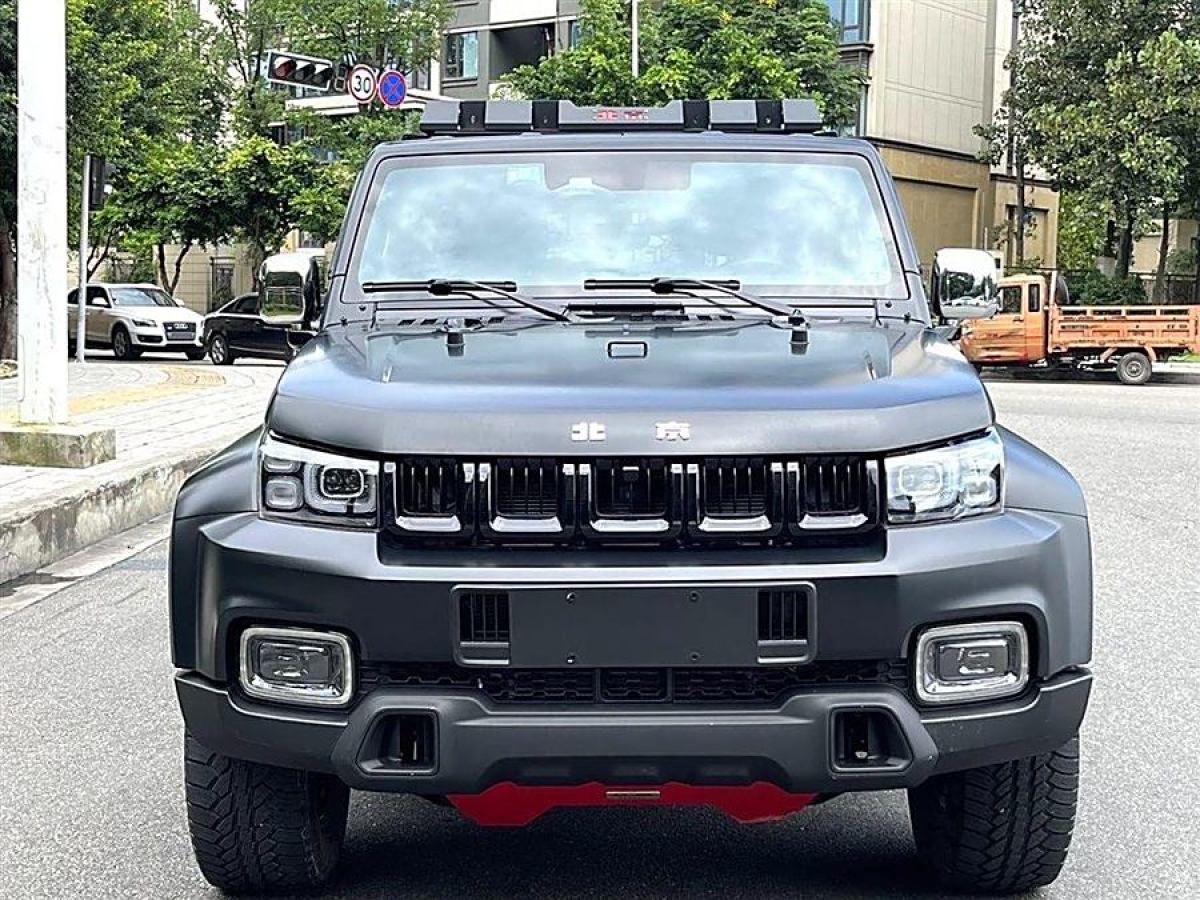 北京 BJ40  2023款 2.0T 自動四驅城市獵人版?zhèn)b客型圖片