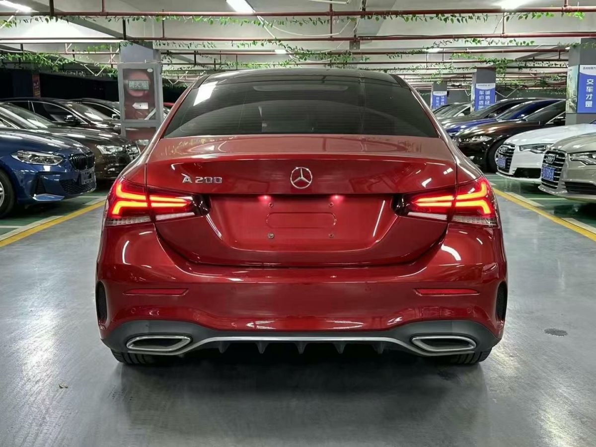 奔馳 奔馳A級  2019款  A 220 L 4MATIC 運動轎車圖片