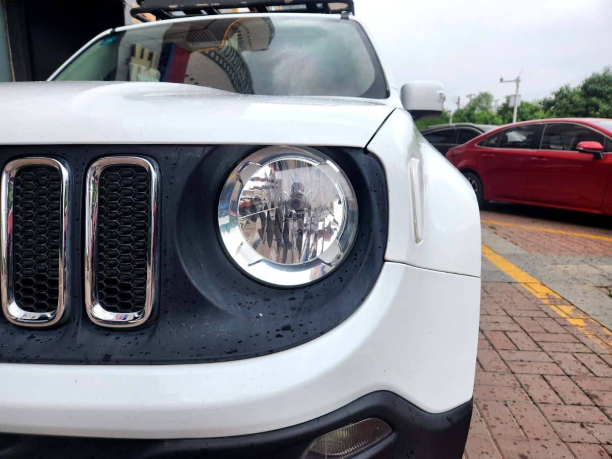 Jeep 自由俠  2019款 220T 自動領(lǐng)先版圖片